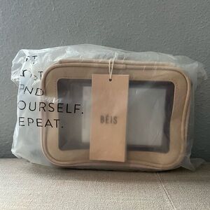 NWT BEIS On the Go Essential Case BEIGE
